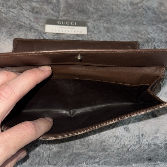 Women’s or Men's Gucci Canvas Long Wallet!! Comes with interlocking hardware! - Picture 17 of 17